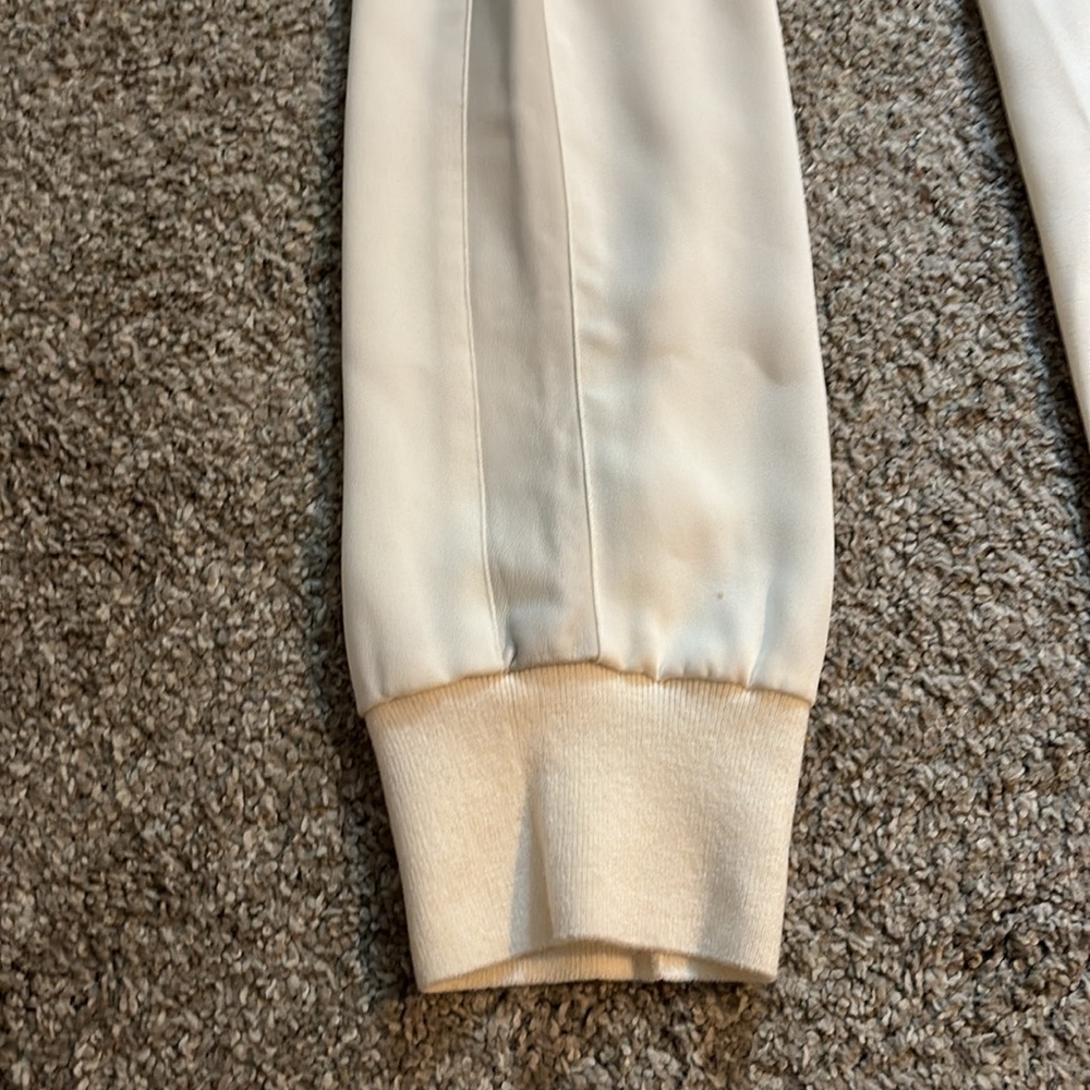Vince silky cream jogger pants with leather side detail - Picture 6 of 7
